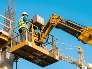 高处吊篮是哪种类型的建筑安全设备？